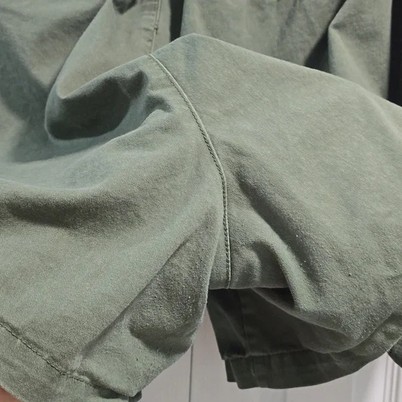 Old Navy Green Bermuda Shorts Classic Cotton Twill - Picture 8 of 11